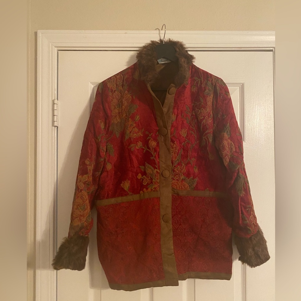 Isabella Journey Floral Red and Brown Jacket with Faux Fur Trim. Women’s. L/XL.